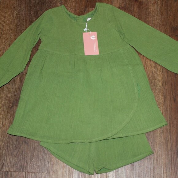 NWT Girls Well Dressed Wolf 2pc Comfy Green Petal Gauzy Tunic Shorts Set sz 4T - Picture 2 of 3